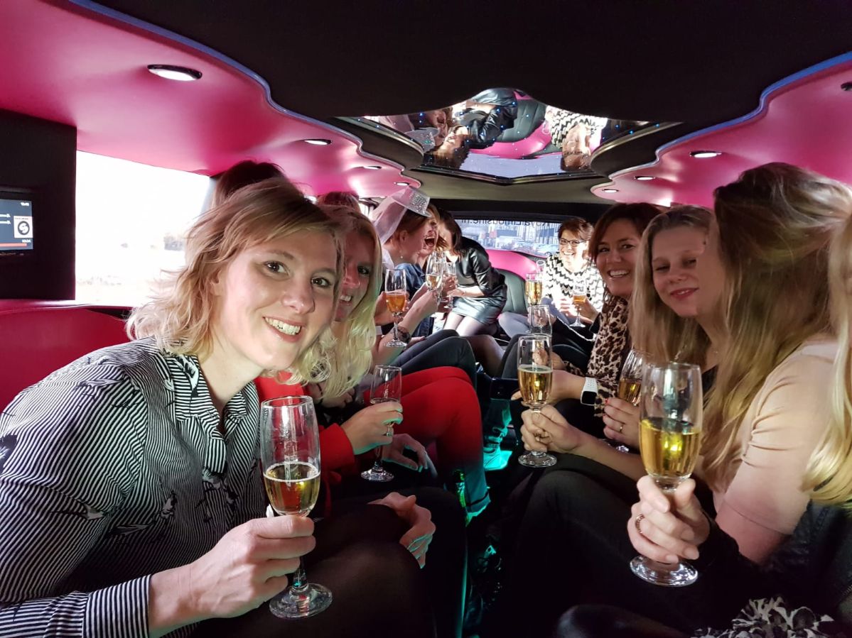 XL Limousine Nederland Ladies Night